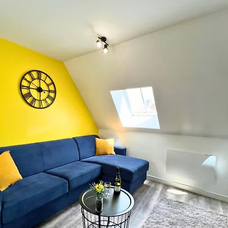 Appartement - Parking Prive Gratuit, Proche Centre-ville Et Gare De Saint-omer *